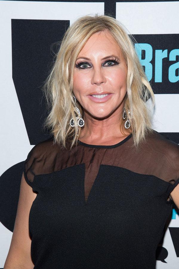 Vicki gunvalson texting brooks ayers breakup