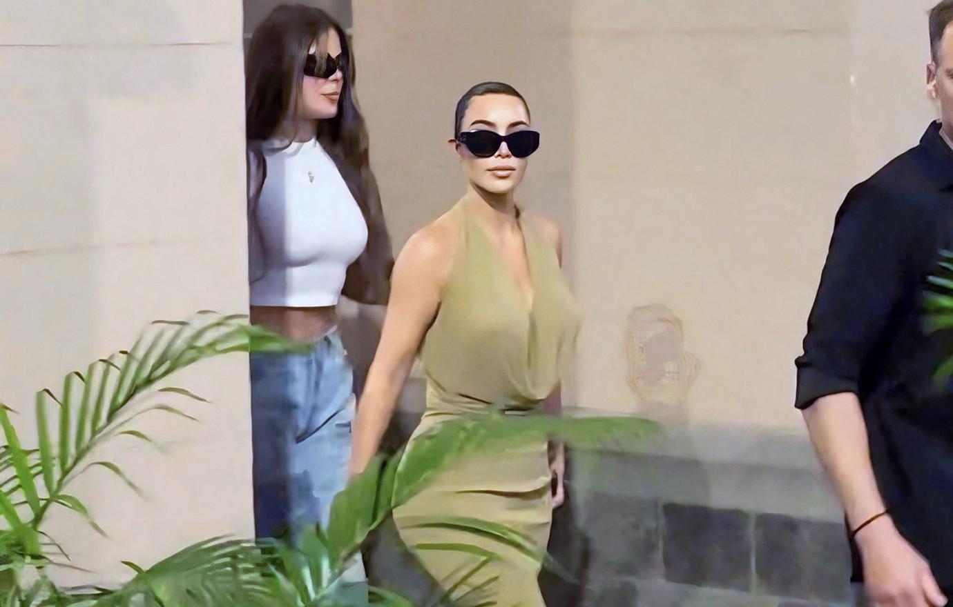 Kim & Khloe Kardashian Arrive In India For $600 Million Wedding: Photos