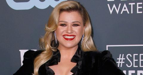 kelly clarkson comically addresses name change pp