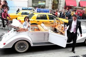 2010__10__adrianna_lima_00_Oct20_2 300×199.jpg