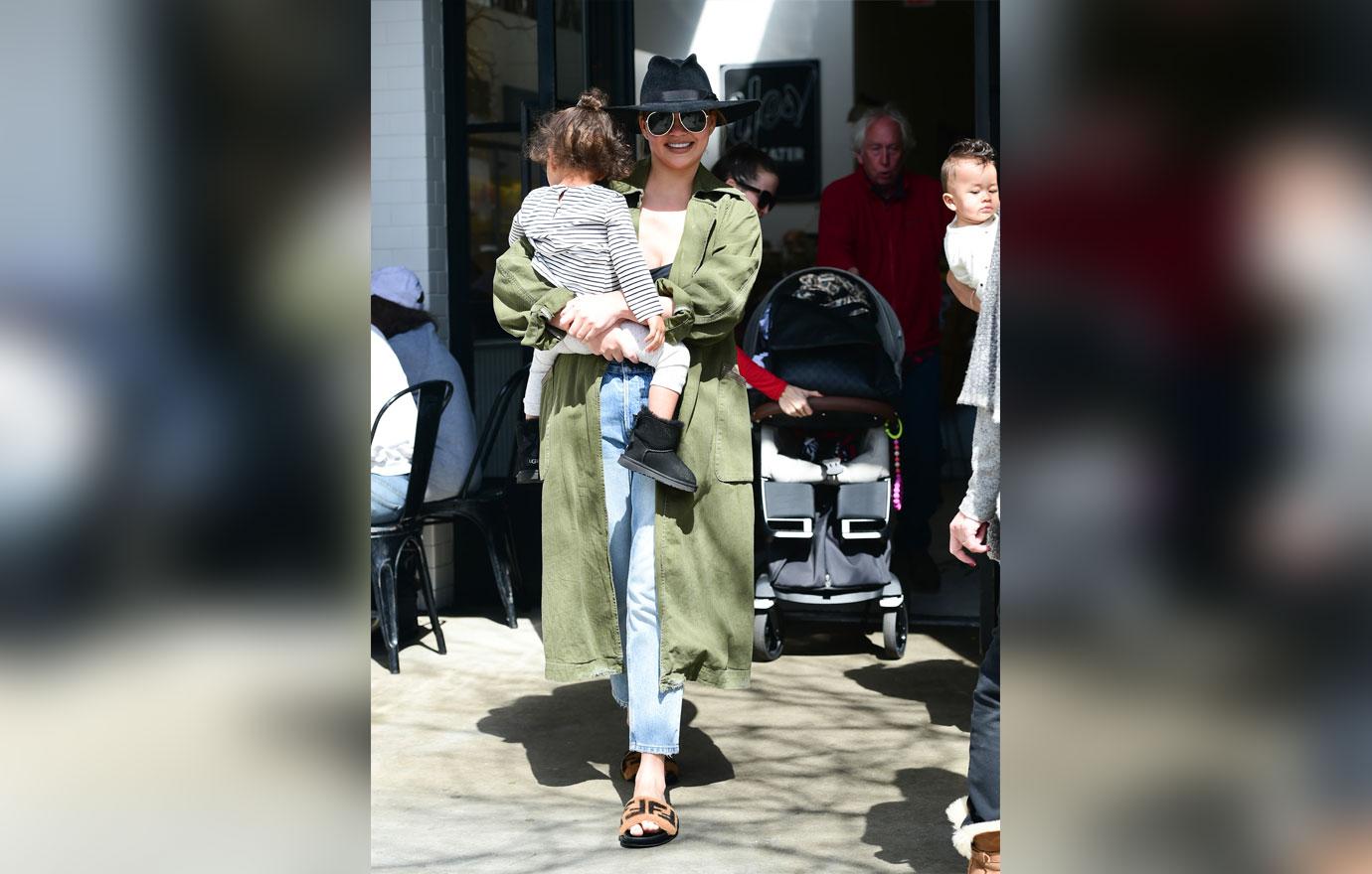 Chrissy Teigen out with kids and mom