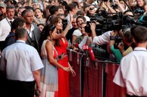 2010__07__Angelina_Jolie_July26_27 300&#215;199.jpg