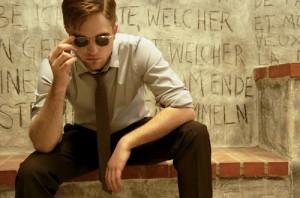 2011__04__Robert_Pattinson_April8newsne1 300×198.jpg
