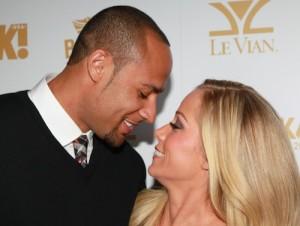 2011__05__Kendra_Wilkinson_May5 300×226.jpg