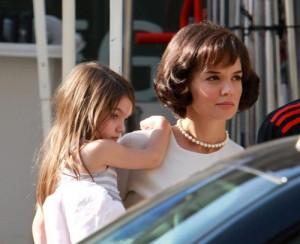 2010__07__Katie_Holmes_July16_22 300×244.jpg