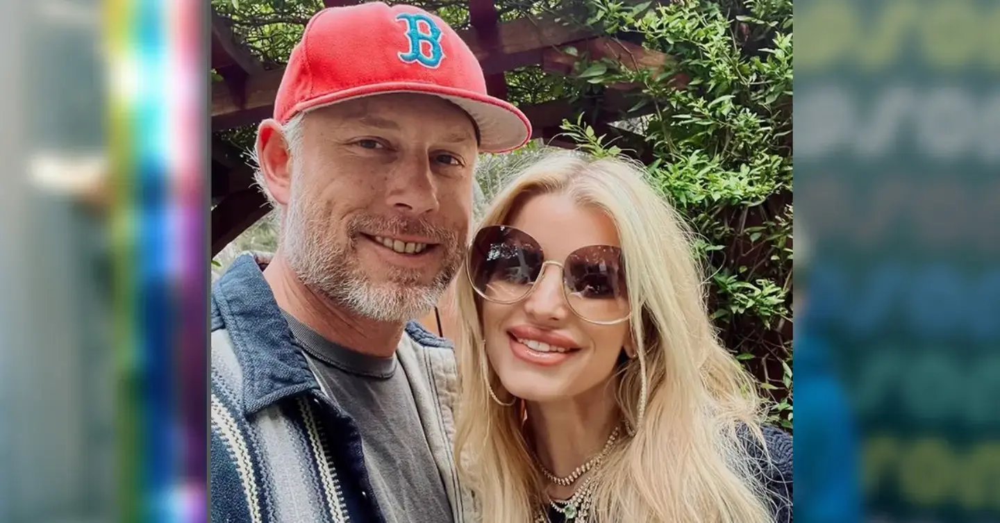 Photo of Jessica Simpson and Eric Johnson