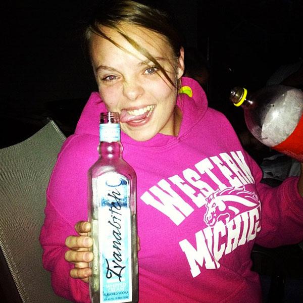 Catelynn lowell drinking