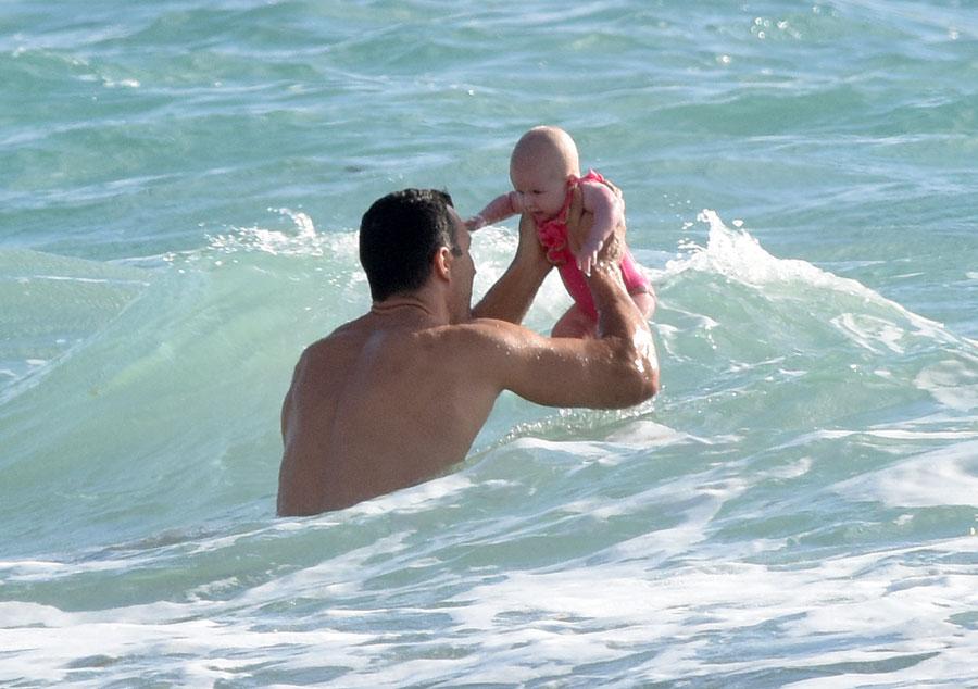 Hayden panettieres fiance world heavy wight champion klitschko playing with daughter 0 6