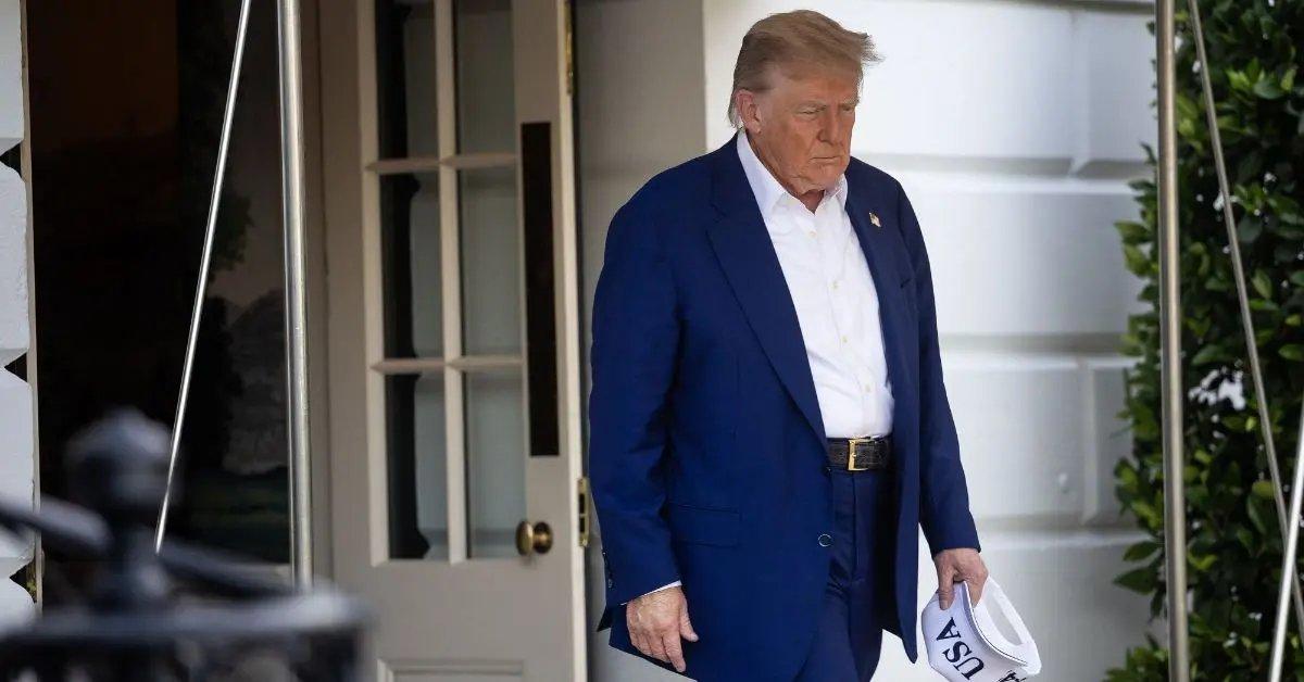 Photo of people believe Trump has shown 'classic signs of dementia.'
