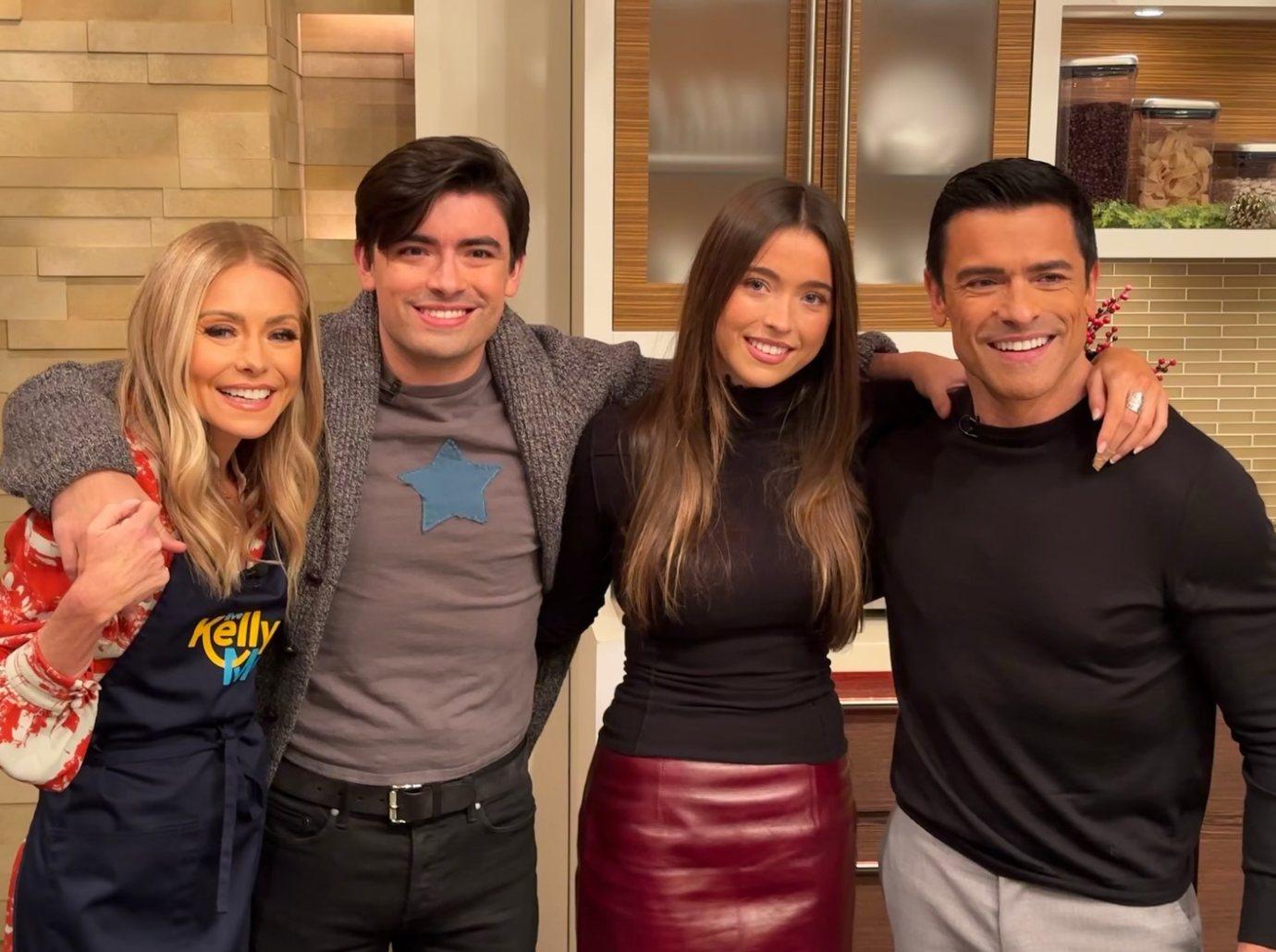 kelly ripa criticizes mark consuelos taking son hooters playdate