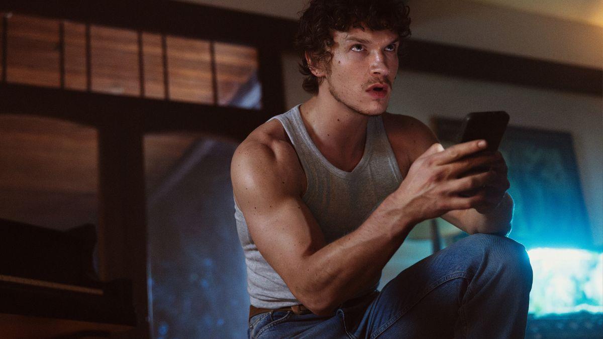 verizon taps connor storrie and nia dacosta for new film look behind you