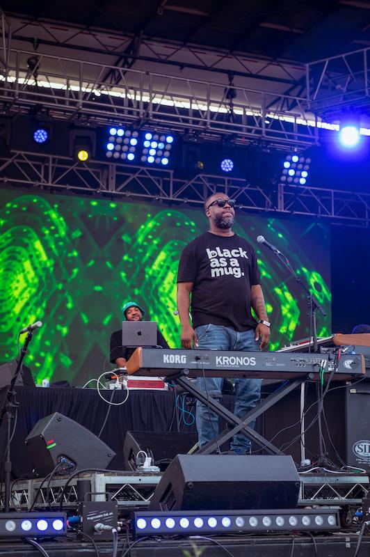 robert glasper performing at hyde park summer fest in chicago with diageo and its brands