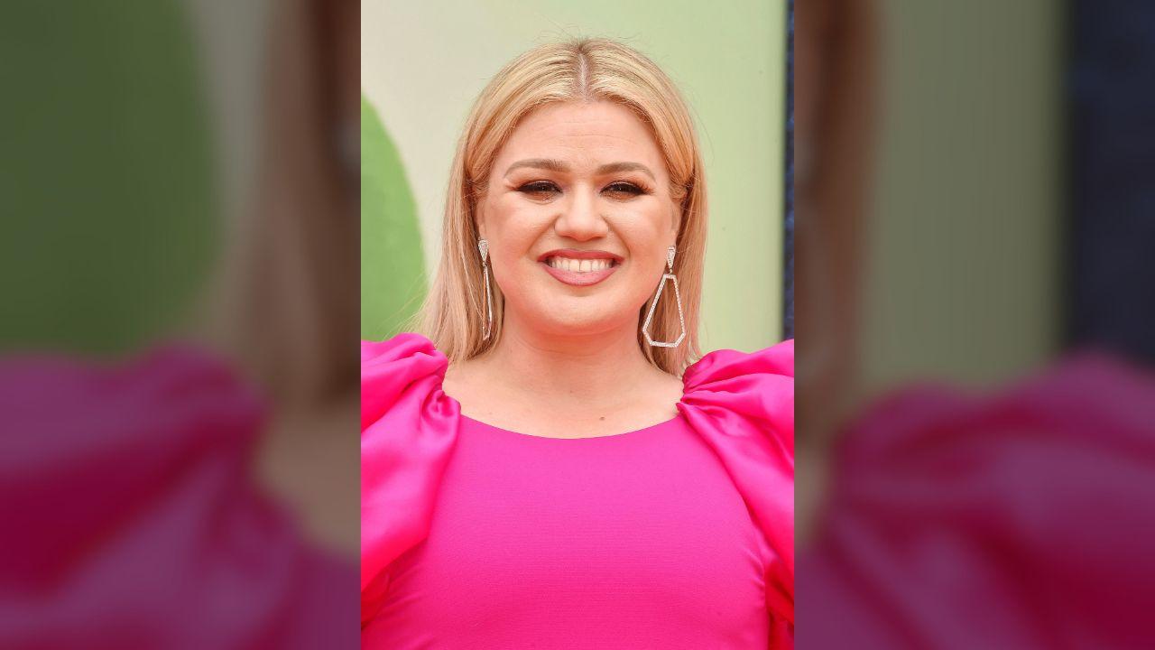 Image of Kelly Clarkson’s candid Vegas moment comes amid major changes in her life.