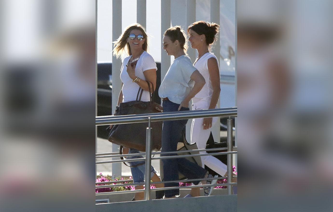 Gwyneth Paltrow touches down with her friends in Mexico