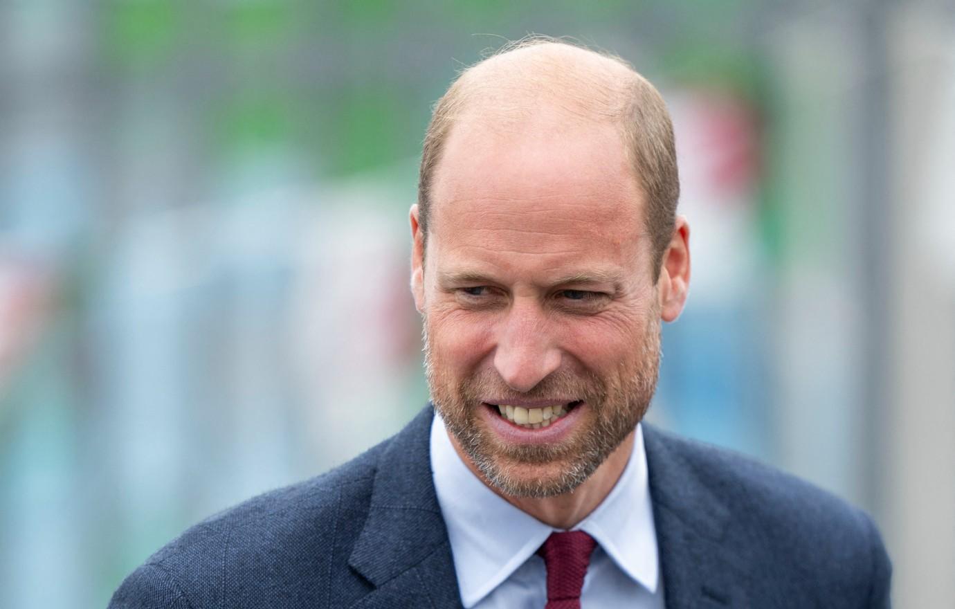 prince william loves beard followed royal protocol respect queen