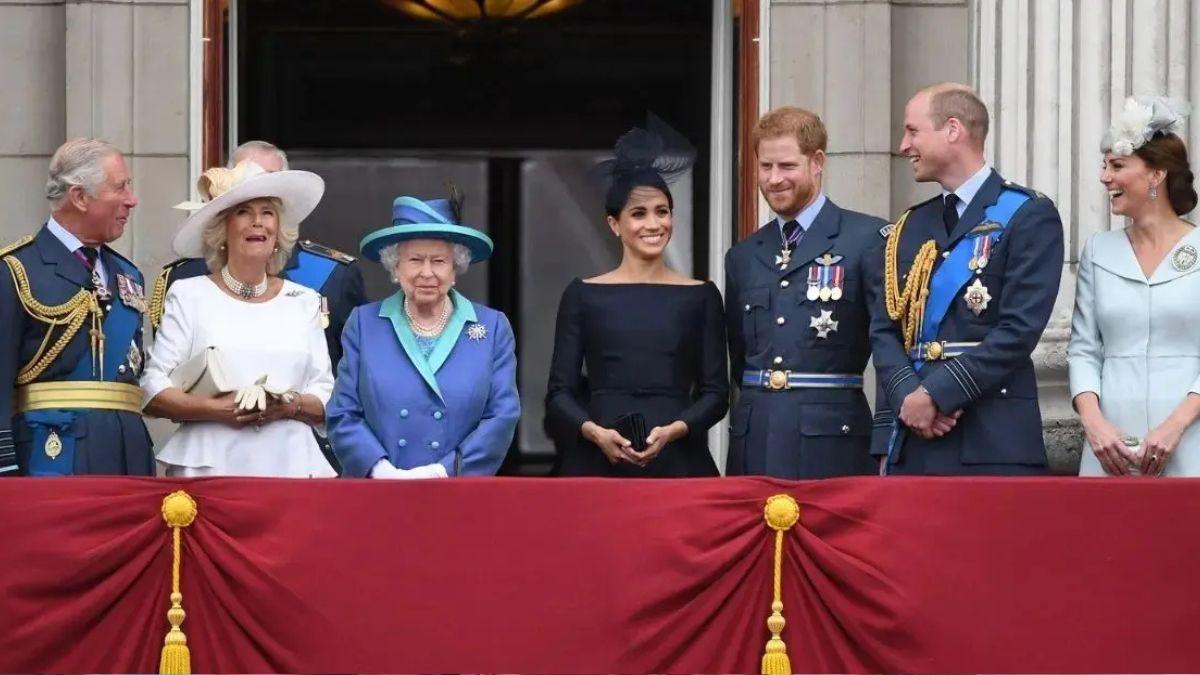 image of royal family 