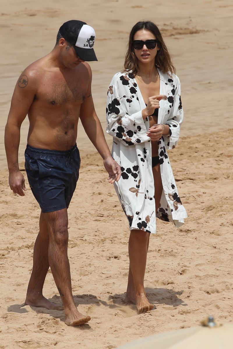 Jessica Alba vacationing in Maui with husband Cash Warren