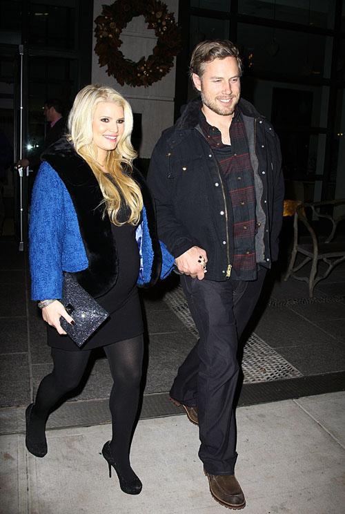 Jessica simpson dec1 5_ _1.jpg