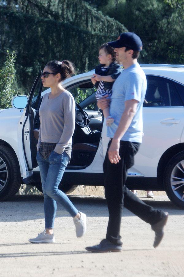 mila kunis ashton kutcher daughter wyatt