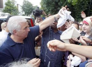 2011__07__Amy_Winehouse_July29_91 300×218.jpg