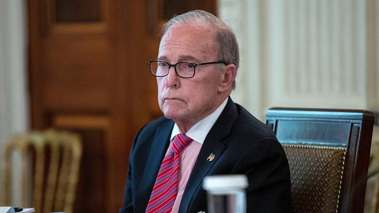 photo of Larry Kudlow suggested Ted Cruz launch a presidential bid right after the midterm elections.