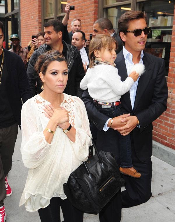 Kourtney kardashian parties scott disick