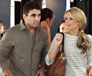 2010__08__Ali_Fedotowsky_Aug4_84 300×294.jpg