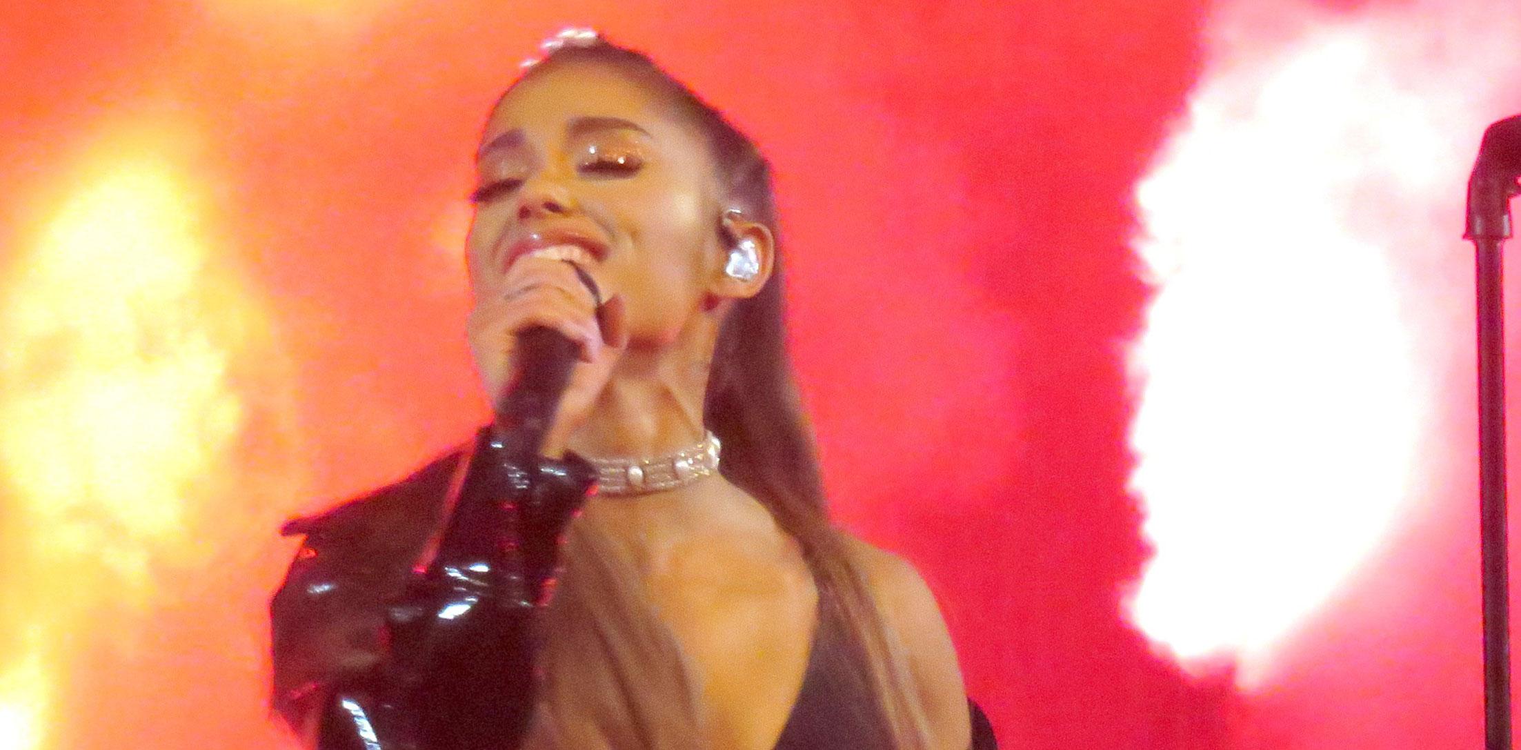 Celebrities React To Ariana Grande Concert Explosion