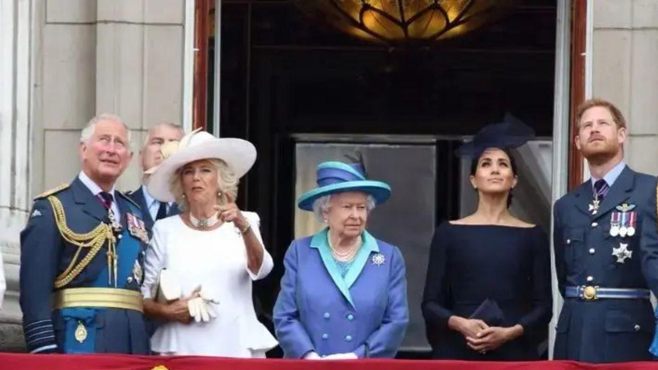 image of royal family