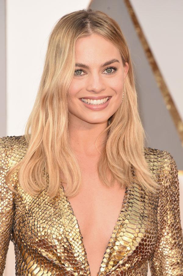 margot robbie prince harry texts boyfriend