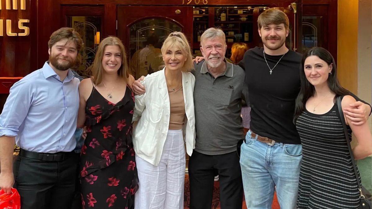 image of chuck Norris and family