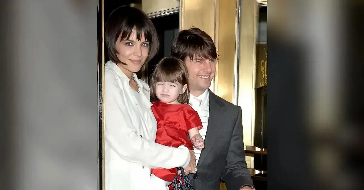 image of Tom Cruise's daughter Suri lives with her mom, Katie Holmes.