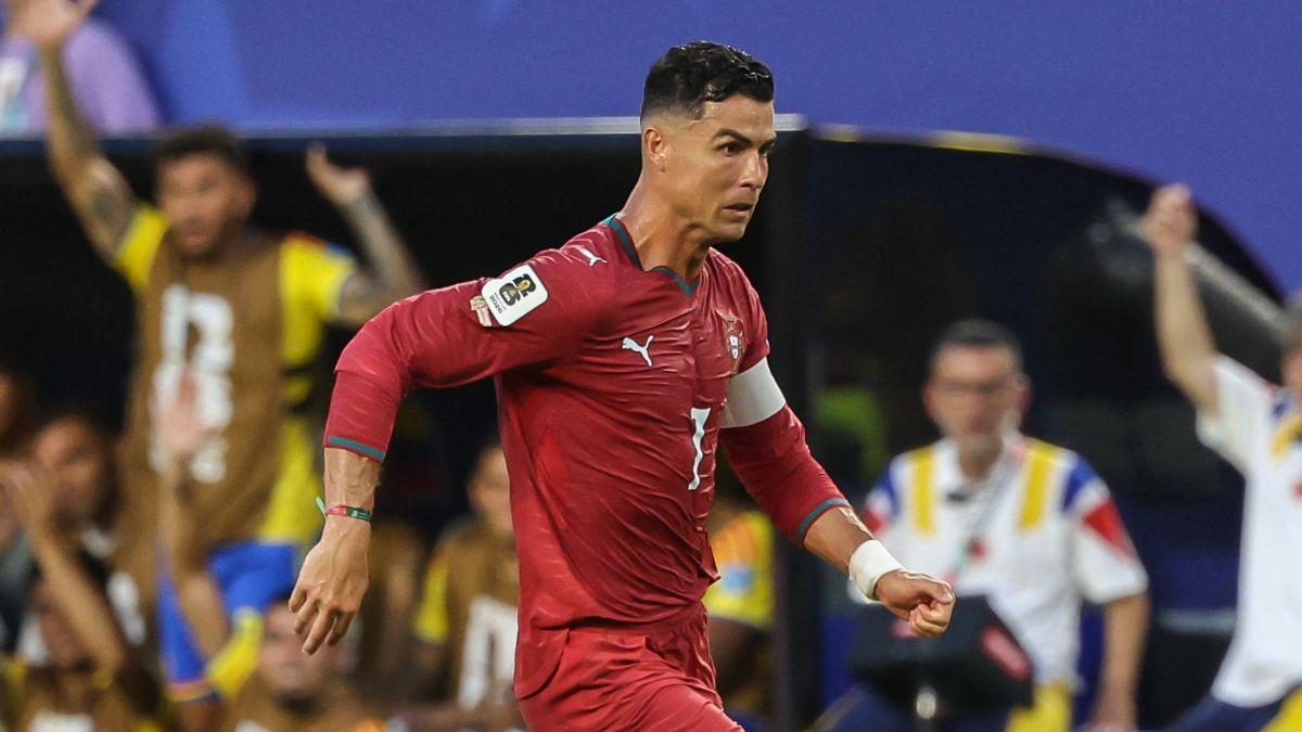 Image of The host turned Donald Trump's Cristiano Ronaldo comment into another punchline.