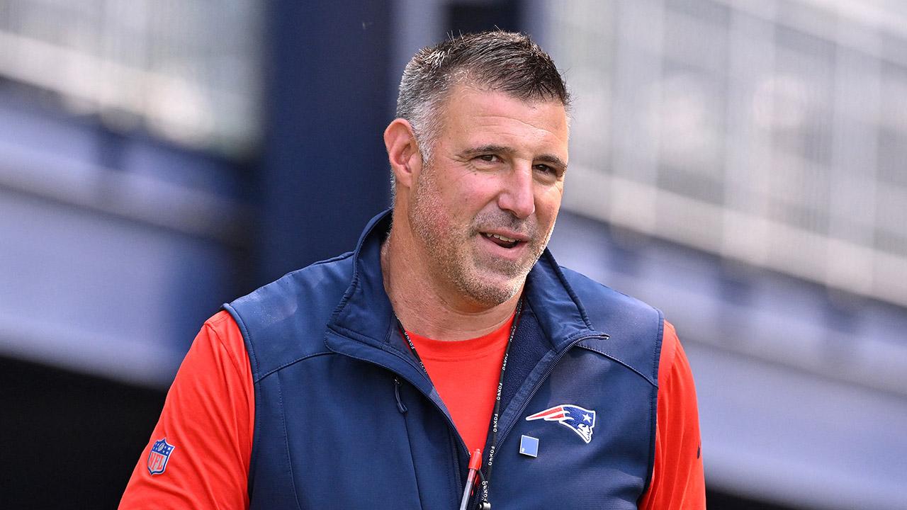 Photo of Dianna Russini and Mike Vrabel made headlines when they were spotted together in Arizona.