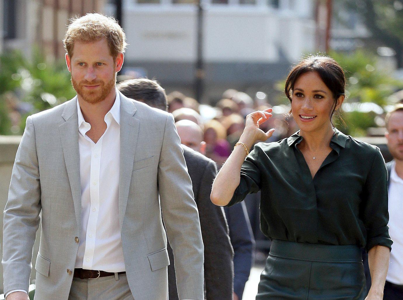 meghan markle cropped out photo royal family posted prince harry birthday