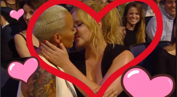 Amber rose amy schumer kiss mtv movie awards3