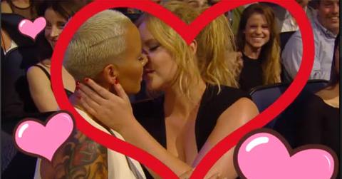 Amber rose amy schumer kiss mtv movie awards3