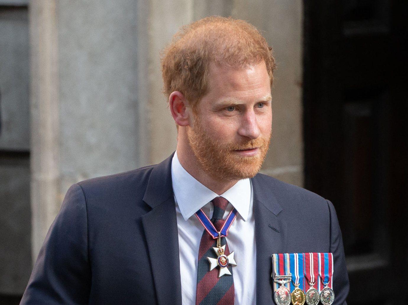 prince harry not expecting royal family invite him upcoming trip london