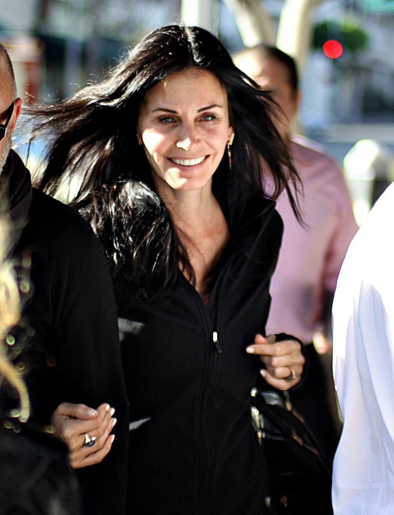 EXCLUSIVE: Courteney Cox Looks Stunning Without Makeup