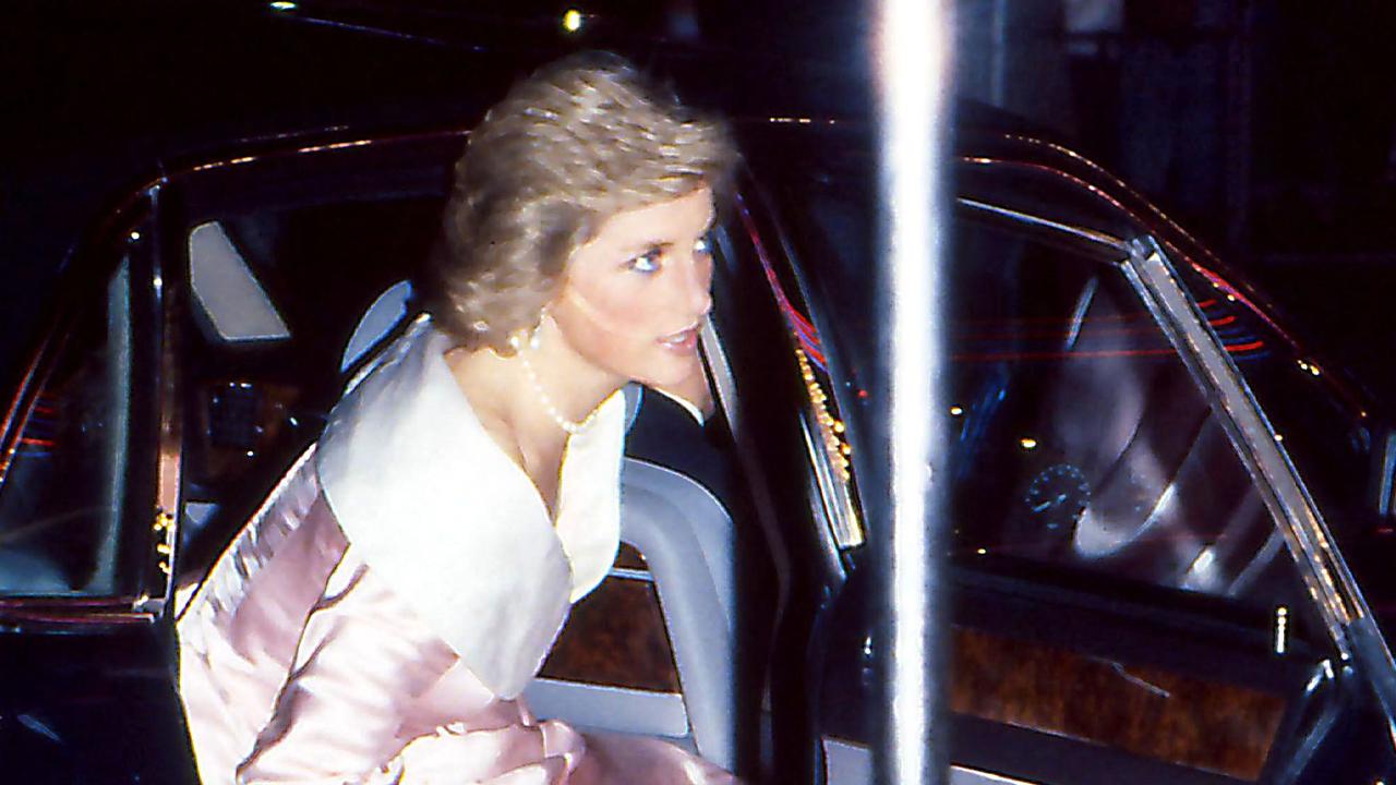 Photo of Princess Diana wore a statement choker made from a wedding gift given to her by Queen Elizabeth.