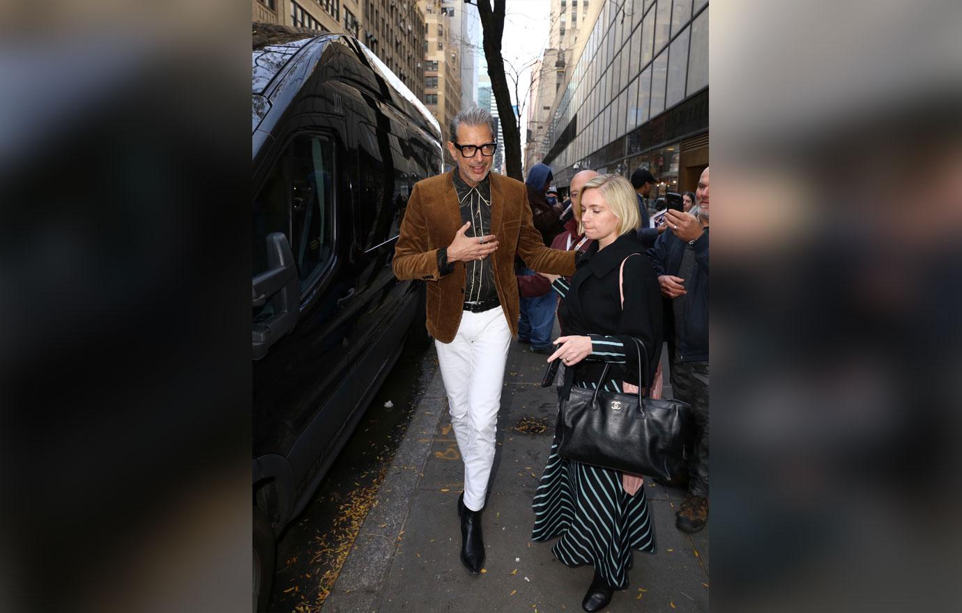 Jeff goldblum mobbed by fans today show 1