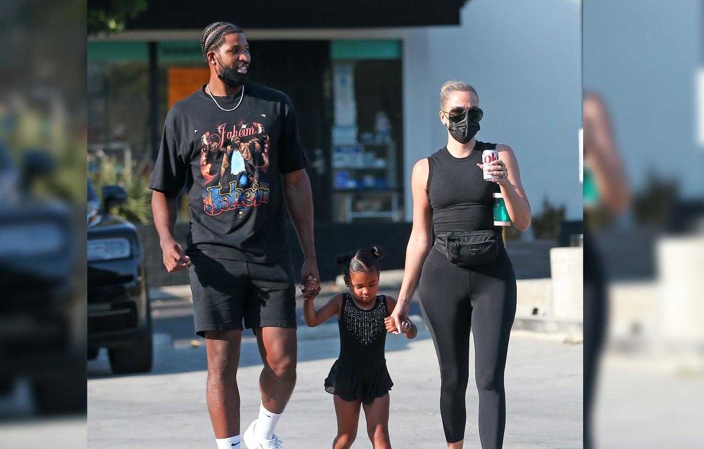 khloe kardashian slammed filtering daughter true photo