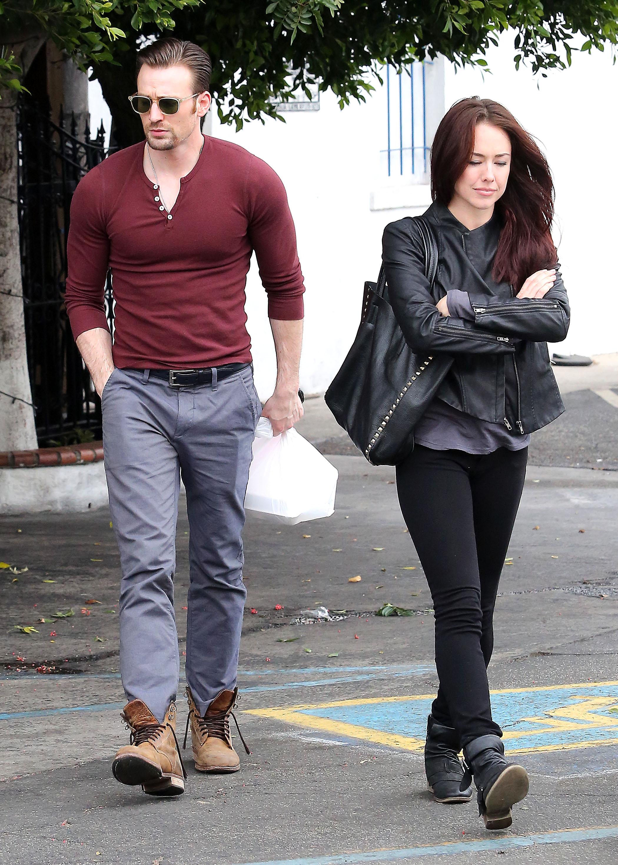 New Couple Alert Chris Evans Spotted On A Lunch Date With Lindsey Mckeon 