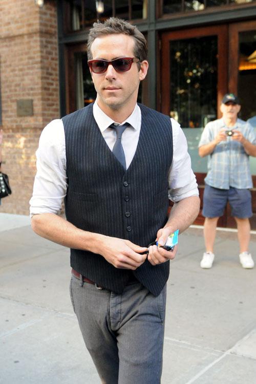 2011__06__ryan_reynolds_june15_592_ _1.jpg