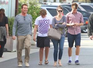 2011__05__Arnold_Schwarzenegger_May20newsnea 300×221.jpg