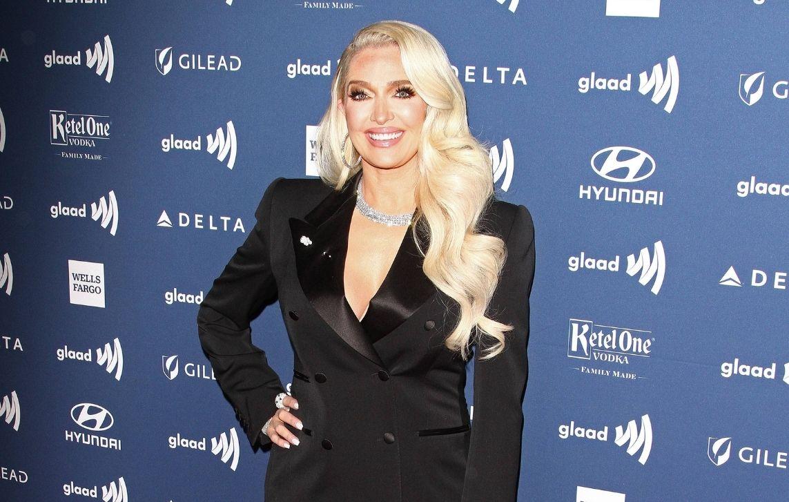 sutton stracke thinks erika jayne lied rhobh legal woes