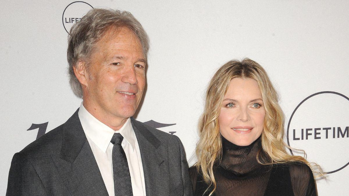 who is michelle pfeiffer husband david e kelley