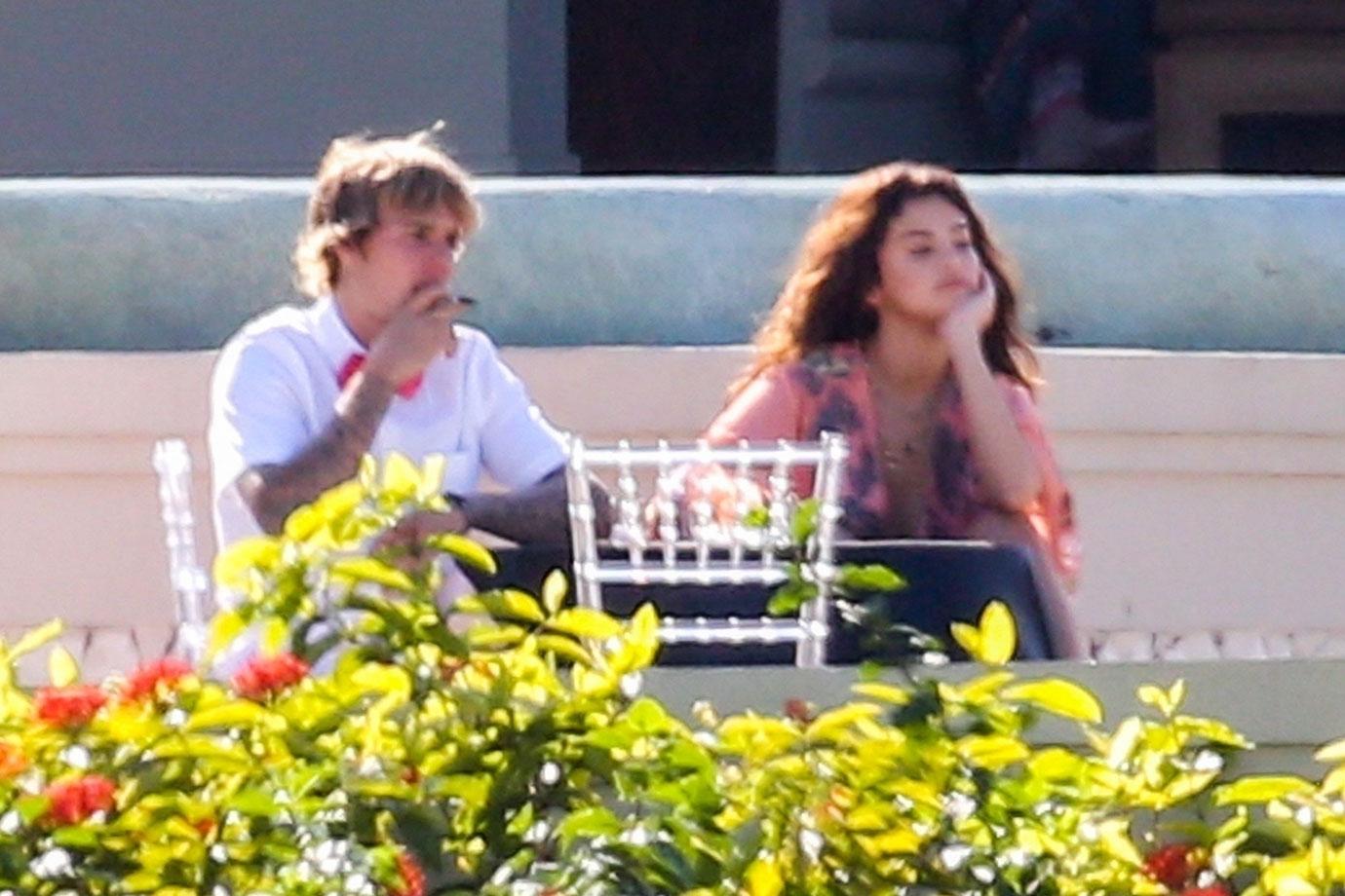 *PREMIUM EXCLUSIVE* Justin Bieber and Selena Gomez cozy up to each other while in Jamaica