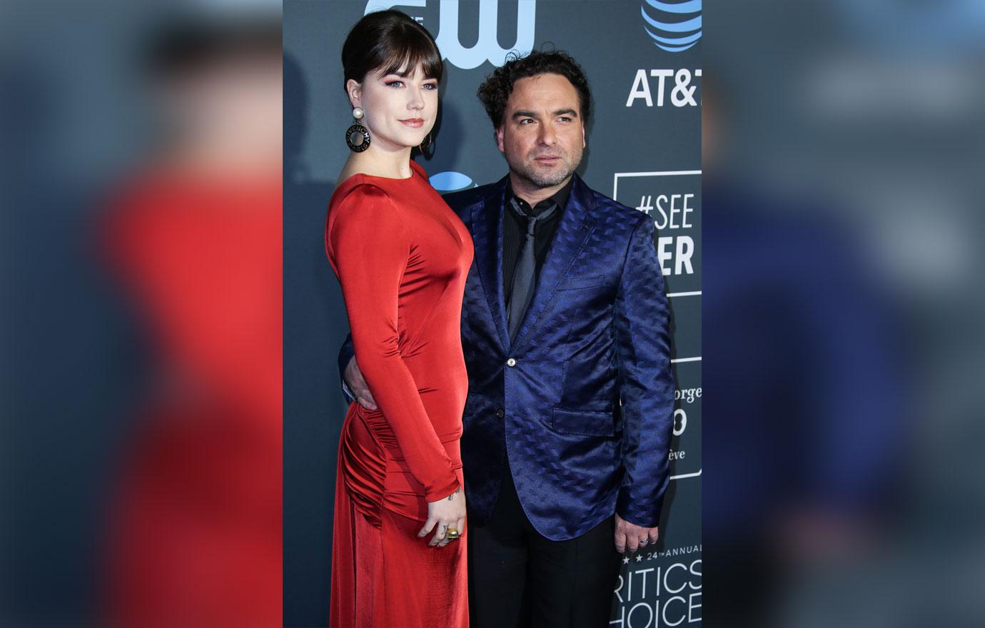 johnny galecki girlfriend pregnant