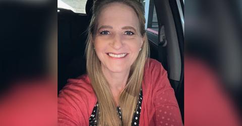 sister wives christine brown cuddles daughter gwendlyn dog pp